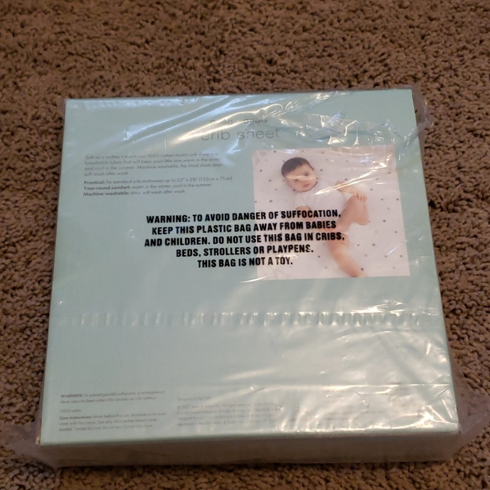 NWT muslin crib sheet - Picture 3 of 3